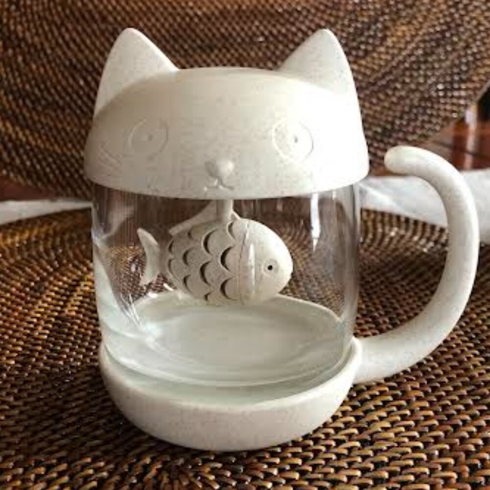 cat and fish tee for one glass